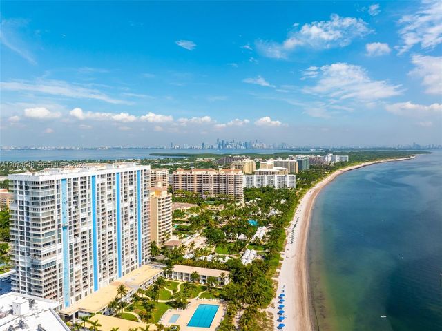 881 Ocean Drive 16F, Key Biscayne, FL 33149