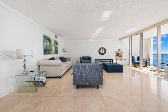 881 Ocean Drive 16F, Key Biscayne, FL 33149