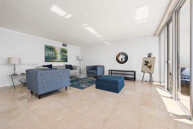 881 Ocean Drive 16F, Key Biscayne, FL 33149