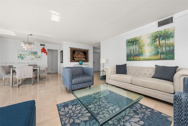 881 Ocean Drive 16F, Key Biscayne, FL 33149