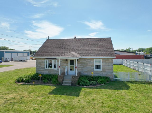 220 S First Street, Elburn, IL 60119