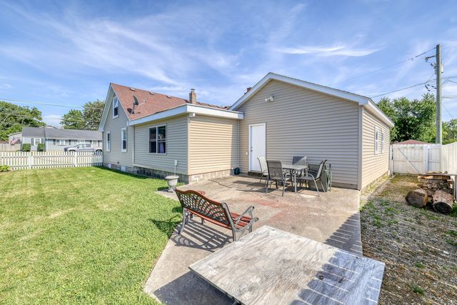 220 S First Street, Elburn, IL 60119