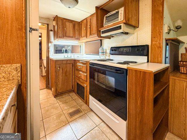 152 Canyon Pass, Cleveland, GA 30528