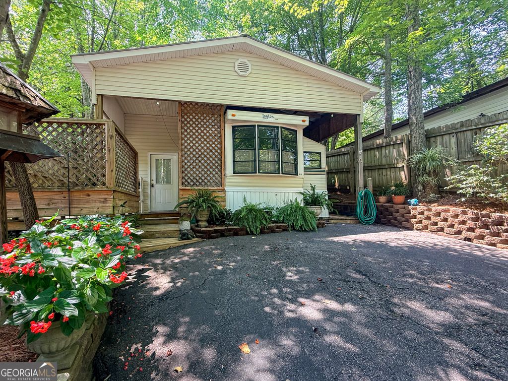 152 Canyon Pass, Cleveland, GA 30528