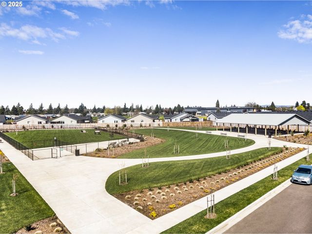 2219 Sawtelle Dr, Woodburn, OR 97071