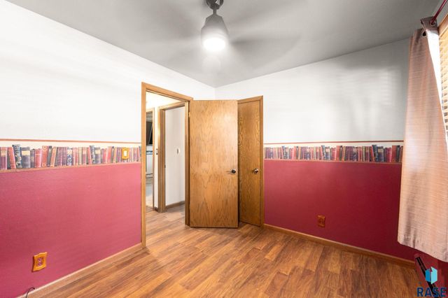 4004 S Marion Rd Road, Sioux Falls, SD 57106