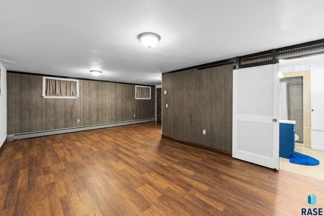 4004 S Marion Rd Road, Sioux Falls, SD 57106
