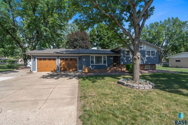 4004 S Marion Rd Road, Sioux Falls, SD 57106