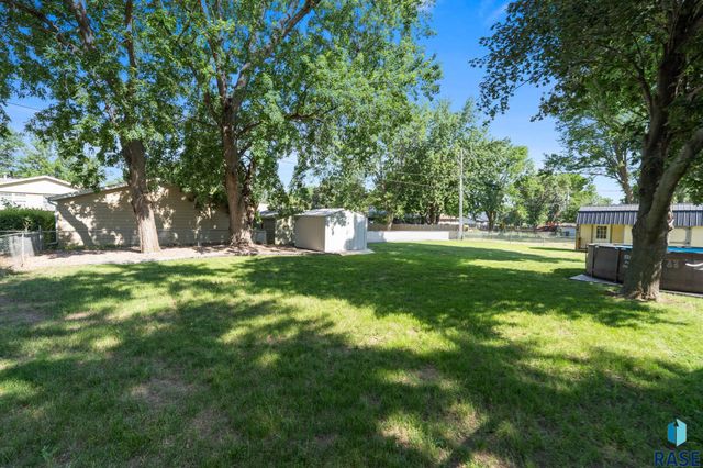 4004 S Marion Rd Road, Sioux Falls, SD 57106