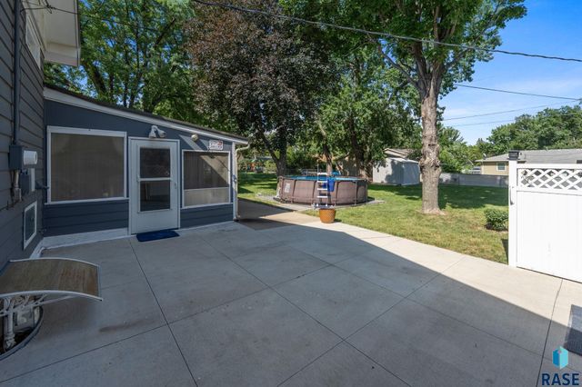 4004 S Marion Rd Road, Sioux Falls, SD 57106