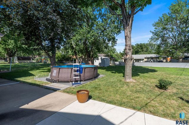 4004 S Marion Rd Road, Sioux Falls, SD 57106