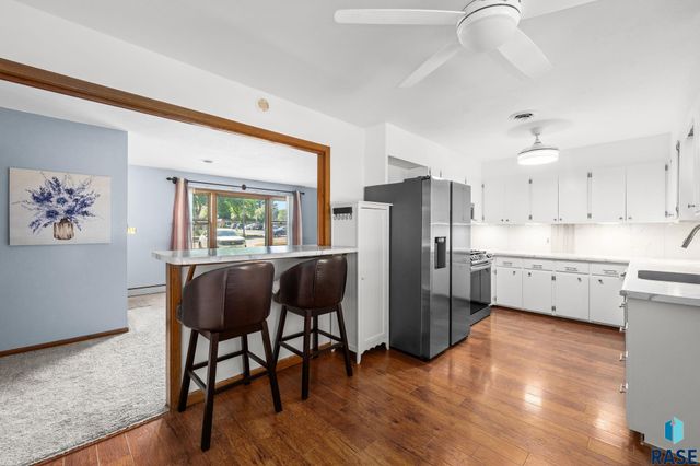 4004 S Marion Rd Road, Sioux Falls, SD 57106
