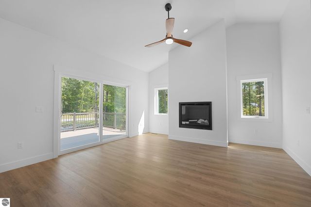 2266 Arbutus Ridge Drive, Traverse City, MI 49684