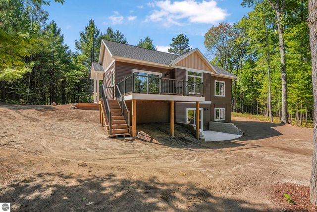 2266 Arbutus Ridge Drive, Traverse City, MI 49684