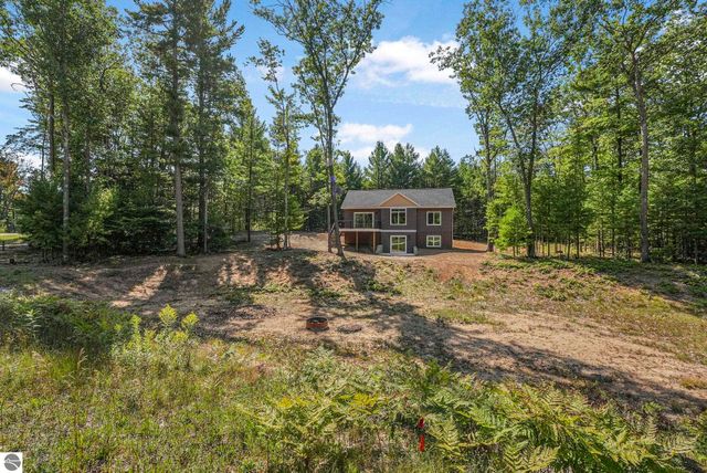 2266 Arbutus Ridge Drive, Traverse City, MI 49684