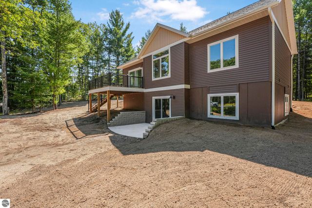 2266 Arbutus Ridge Drive, Traverse City, MI 49684