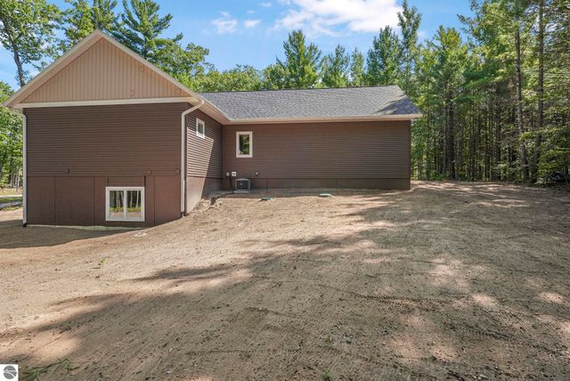 2266 Arbutus Ridge Drive, Traverse City, MI 49684