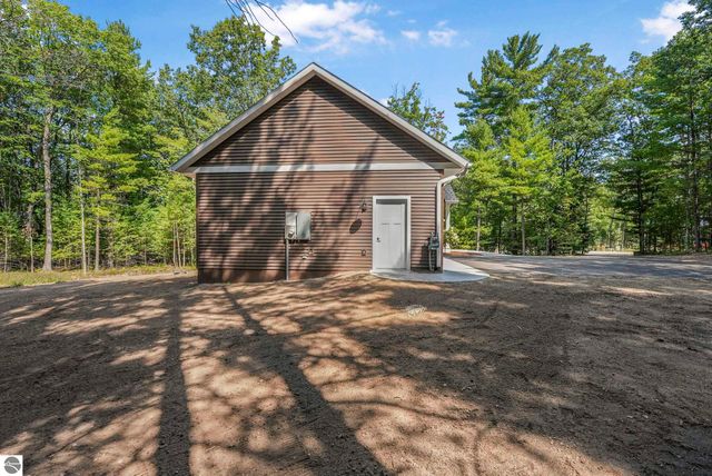 2266 Arbutus Ridge Drive, Traverse City, MI 49684