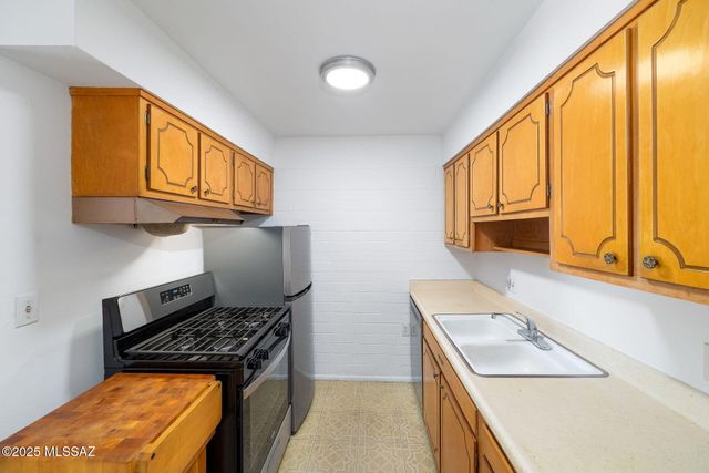 488 N Silverbell Road UNIT A, Tucson, AZ 85745