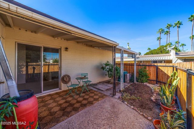 488 N Silverbell Road UNIT A, Tucson, AZ 85745