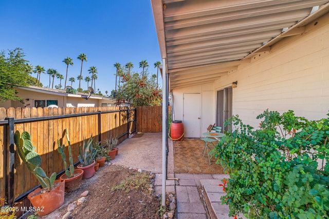 488 N Silverbell Road UNIT A, Tucson, AZ 85745