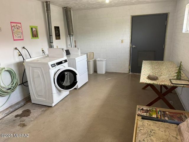 488 N Silverbell Road UNIT A, Tucson, AZ 85745