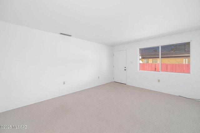 488 N Silverbell Road UNIT A, Tucson, AZ 85745