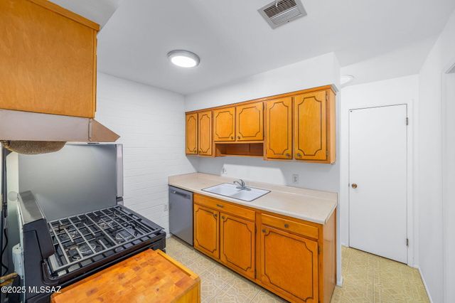 488 N Silverbell Road UNIT A, Tucson, AZ 85745