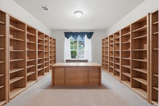 26147 Wood Chuck, San Antonio, TX 78260