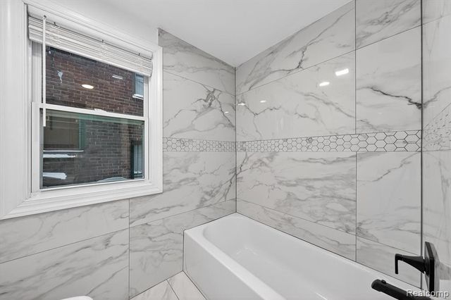 16873 Mansfield Street, Detroit, MI 48235