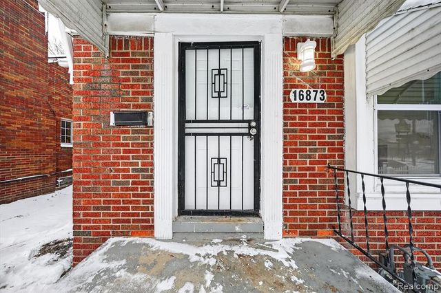 16873 Mansfield Street, Detroit, MI 48235