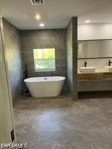 10225 Boca CIR, Naples, FL 34109