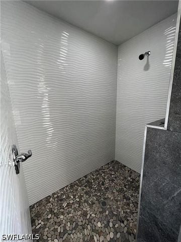 10225 Boca CIR, Naples, FL 34109