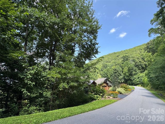 352 High Hickory Trail 20, Swannanoa, NC 28778