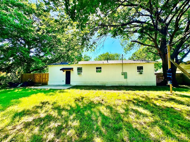 411 S 15th, Durant, OK 74701