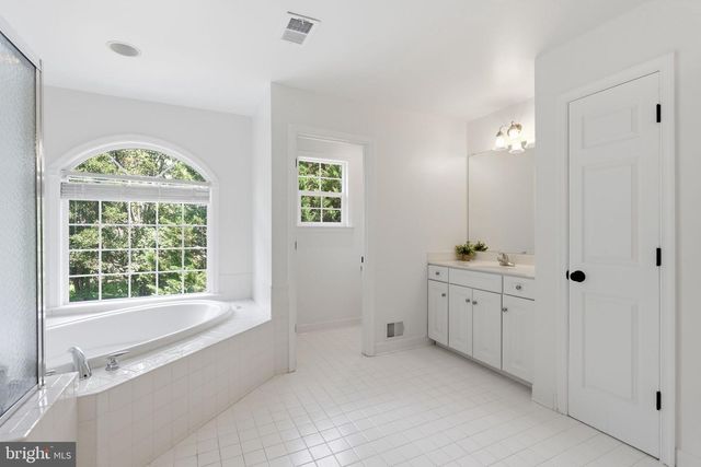 7668 GREAT DOVER ST, Gainesville, VA 20155