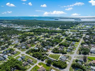 1325 2nd Road SW, Vero Beach, FL 32962