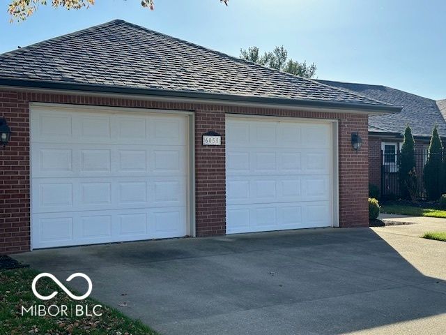 6055 S Stratton Court, Columbus, IN 47203