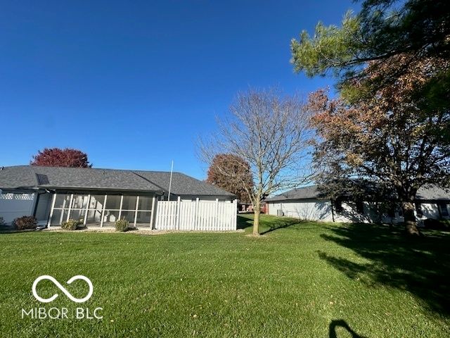 6055 S Stratton Court, Columbus, IN 47203