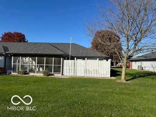 6055 S Stratton Court, Columbus, IN 47203