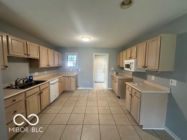 6055 S Stratton Court, Columbus, IN 47203