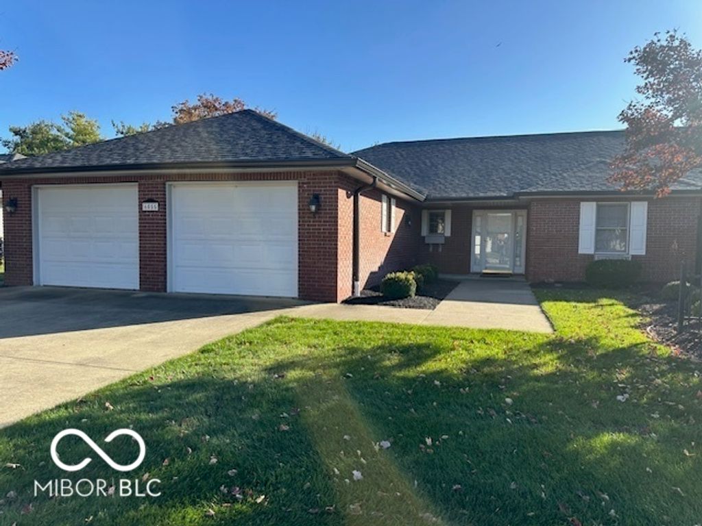 6055 S Stratton Court, Columbus, IN 47203