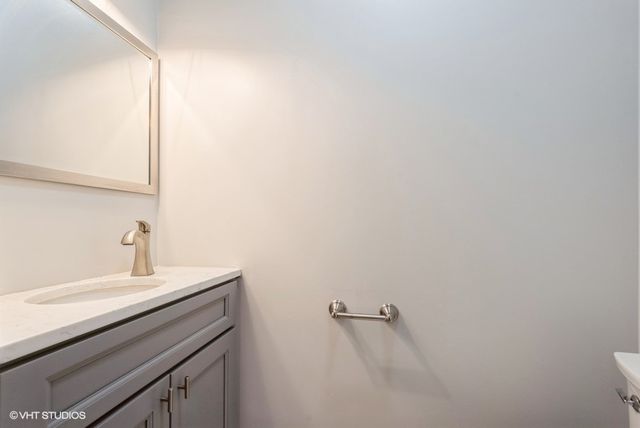 5627 N Bernard Street 1, Chicago, IL 60659