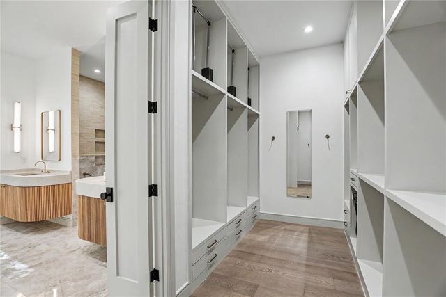 1117 Tedford Way, Nichols Hills, OK 73116