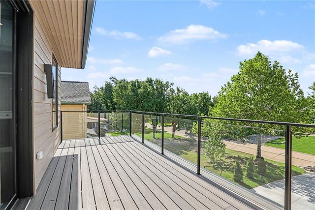 1117 Tedford Way, Nichols Hills, OK 73116
