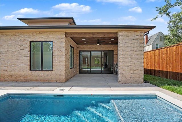 1117 Tedford Way, Nichols Hills, OK 73116