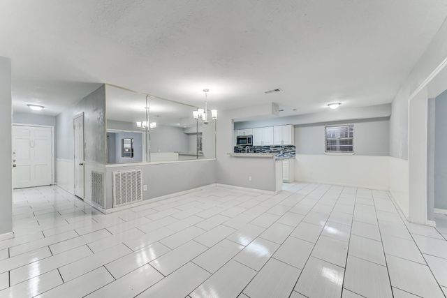 11819 S Nottingham Circle, Houston, TX 77071