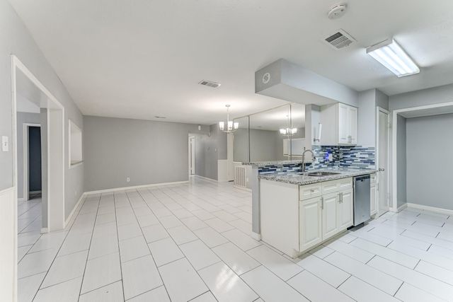 11819 S Nottingham Circle, Houston, TX 77071