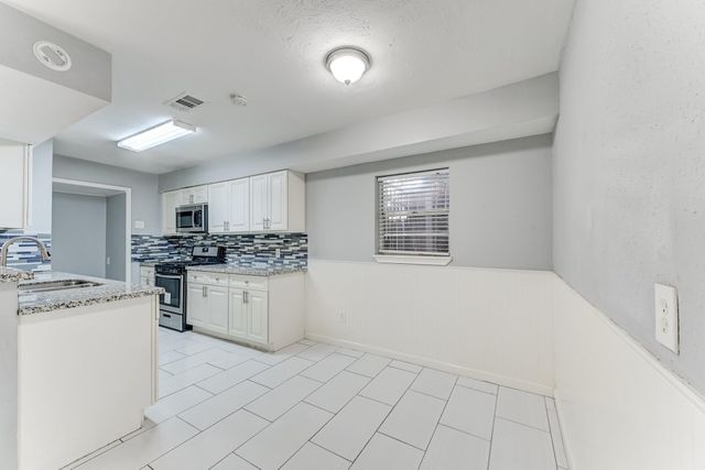11819 S Nottingham Circle, Houston, TX 77071