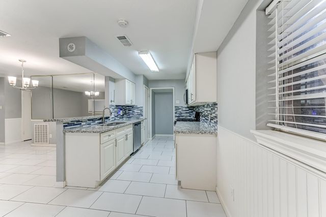 11819 S Nottingham Circle, Houston, TX 77071